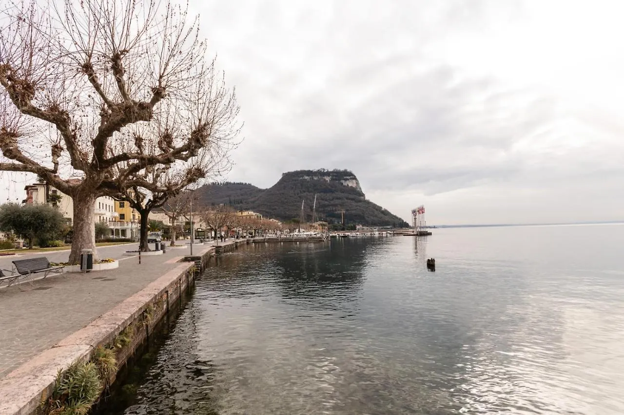 Apartment Appartamento Vittoria Garda Garda